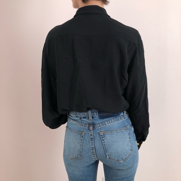 🚫 Included w/bundle 🚫 Black Blouse - Picture 3 of 5